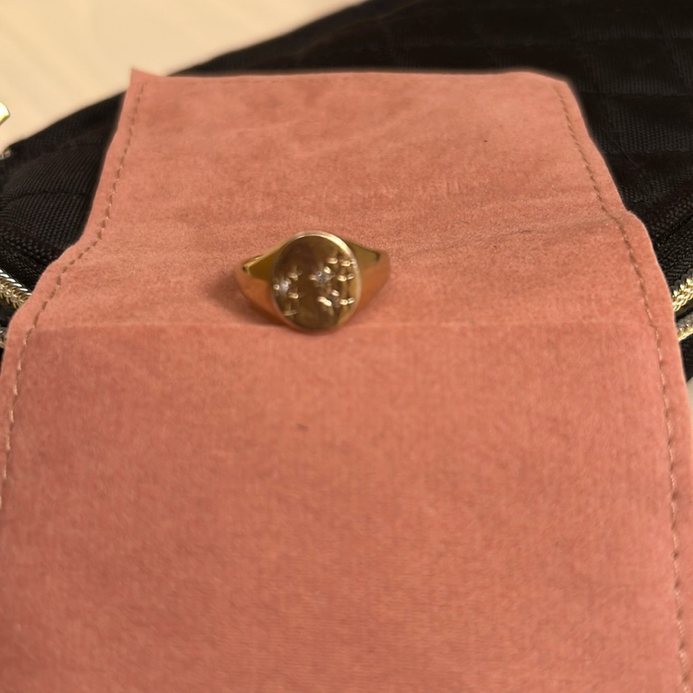 Mejuri ring
